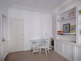 Paris Prestige Rousseau Residence