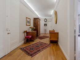 Paris Prestige Rousseau Residence