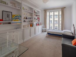 Paris Prestige Rousseau Residence