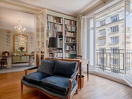 Paris Prestige Rousseau Residence