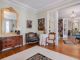 Paris Prestige Rousseau Residence