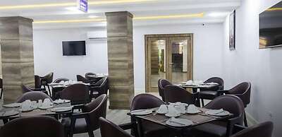 Crownsville Hotel - Airport Road