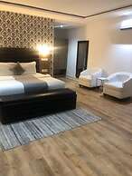 Crownsville Hotel - Airport Road