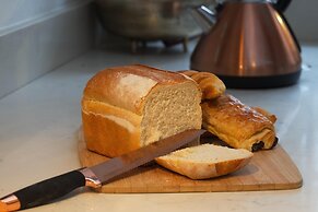 Luxury 8 Bed Manor House Hot Tub Cinema Room Skytv