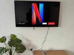 Apt Sleeps5-parkg-netflix-near City Centre/etihad