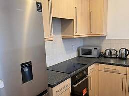 Apt Sleeps5-parkg-netflix-near City Centre/etihad