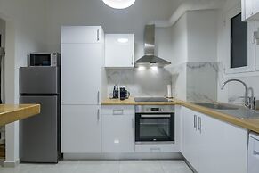 Fully Renovated Flat in Prime Location