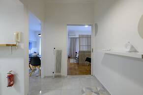 Fully Renovated Flat in Prime Location