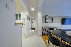 Fully Renovated Flat in Prime Location