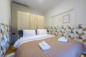 Fully Renovated Flat in Prime Location