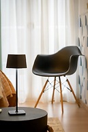 Fully Renovated Flat in Prime Location