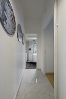 Fully Renovated Flat in Prime Location