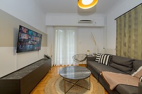 Fully Renovated Flat in Prime Location