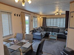 Beach House - Dog Friendly, Anderby Creek