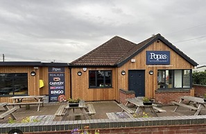 Beach House - Dog Friendly, Anderby Creek