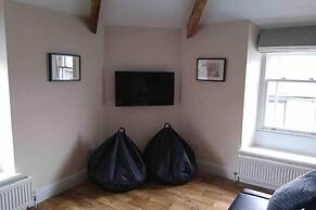 Sedbergh Penthouse - Kingbed - Tv - Wifi