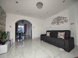 Tyburn Home, Birmingham With Free Parking