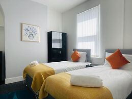 Remarkable 4-bed House in Bootle, Liverpool