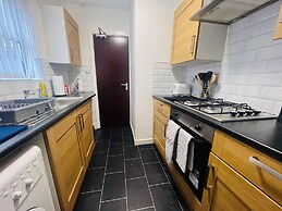 Remarkable 4-bed House in Bootle, Liverpool