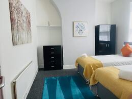 Remarkable 4-bed House in Bootle, Liverpool