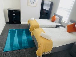 Remarkable 4-bed House in Bootle, Liverpool