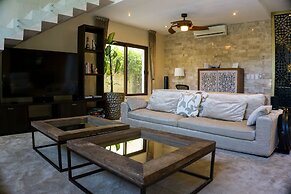 Villa Uxmal by BVR