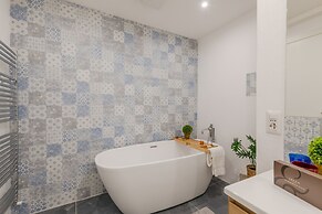 Casa Daria in Lucca With 4 Bedrooms and 3 Bathrooms