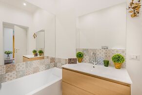 Casa Daria in Lucca With 4 Bedrooms and 3 Bathrooms