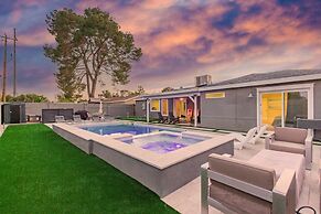 Sunsets on 11th by Avantstay Resort-style Pool + Hot Tub Game Room