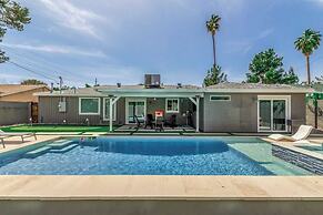 Sunsets on 11th by Avantstay Resort-style Pool + Hot Tub Game Room