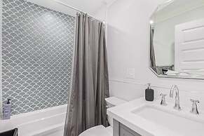 Sunsets on 11th by Avantstay Resort-style Pool + Hot Tub Game Room