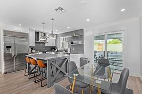 Sunsets on 11th by Avantstay Resort-style Pool + Hot Tub Game Room