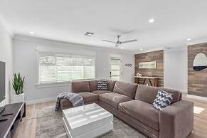 Sunsets on 11th by Avantstay Resort-style Pool + Hot Tub Game Room