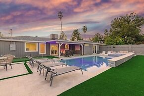 Sunsets on 11th by Avantstay Resort-style Pool + Hot Tub Game Room