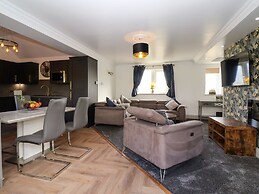 The Swans Nest Lock View