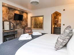 The Swans Nest Lock View