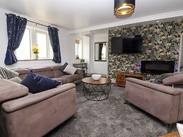 The Swans Nest Lock View