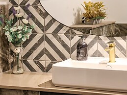 The Swans Nest Lock View