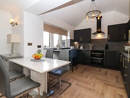 The Swans Nest Lock View