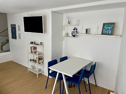 Partenope Hostel and Suites