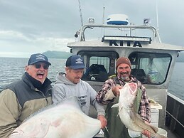 Driftwood Wilderness Lodge