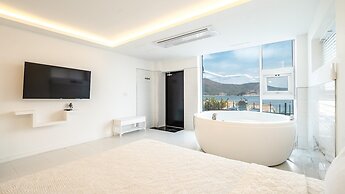 Geoje Badageurigo Pension