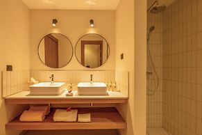 Legend Hill Resort & Spa