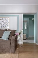 HOLT’s Sublime Minty Green 1BR on the Park