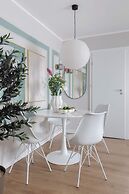 HOLT’s Sublime Minty Green 1BR on the Park