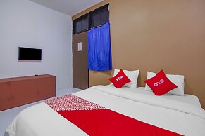 OYO 89994 Kartini House