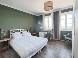 HOTEL  L'ART DES METS BY COTE JARDIN