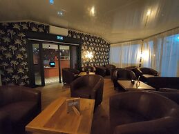 HOTEL  L'ART DES METS BY COTE JARDIN