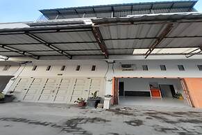 SPOT ON 93782 Hasibuan Homestay Syariah