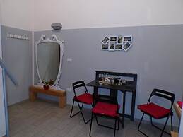 Astra Wi-fi Studio Apartment in the Historic Center